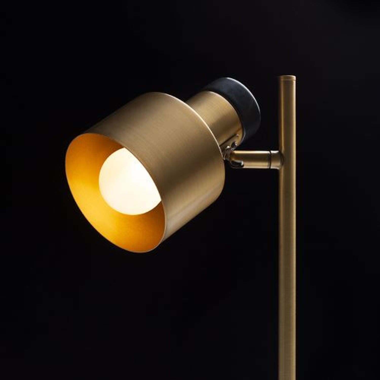 LED pöytävalaisin